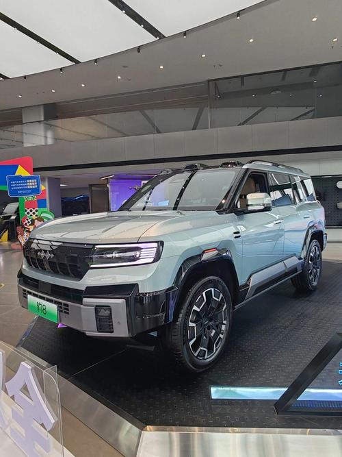 成都206比亚迪方程豹硬派越野的爆款，英菲尼迪35周年与你共成长